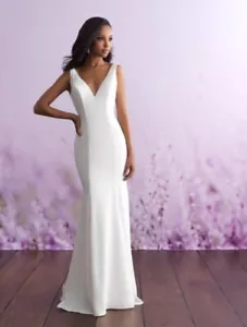 Allure Romance Minimal Fit and Flare Wedding Dress; Crepe; Buttons; NWOT; UK14 - Picture 1 of 10