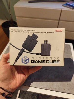 RF Switch/RF Modulator - Nintendo Gamecube (mit OVP) Neu - Bild 1 von 4
