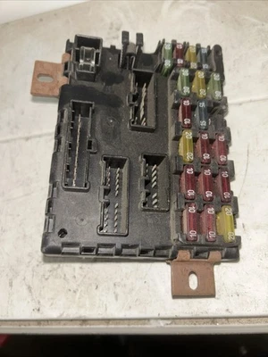 centralina porta fusibili Alfa Romeo 156 berlina(97 03) 1.9 diesel - Immagine 1 di 3