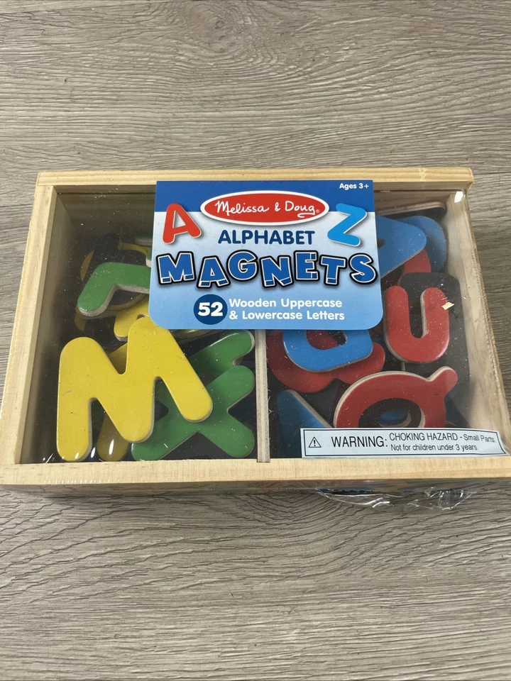 Melissa & Doug 52 imanes de alfabeto de madera en una caja - mayúsculas y minúsculas Foto 1 de 3