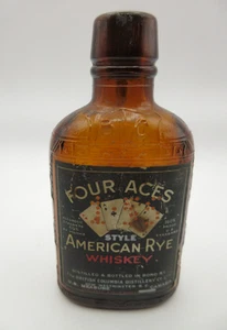 RARO! Mini botella antigua de whisky de centeno 4" CUATRO ASES Columbia Británica Canadá VACÍA - Imagen 1 de 18