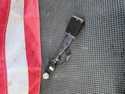 ⭐2015-2020 CADILLAC ЭСКАЛЕЙД ПЕРЕДНЕЕ ЛЕВОЕ СИДЕНЬЕ ПРЯЖКА С ПАМЯТЬЮ OEM  - Изображение 1 из 3