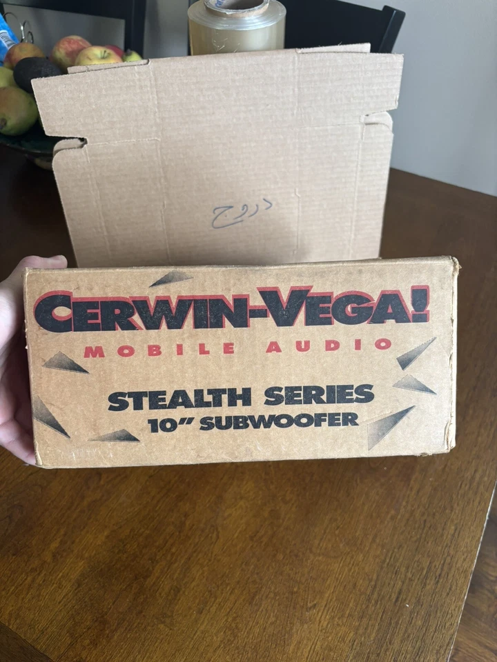 Subwoofer SERIE CERWIN VEGA STEALTH 10"/150W Foto 1 de 4