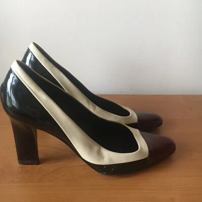 Zapatos de tacón de aguja Narciso Rodriguez negro blanco borgoña charol Italia Foto 1 de 4