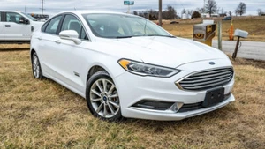 2018 Ford Fusion SE Luxury - Picture 1 of 24