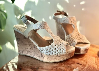 Sandalias de tacón de cuña, talla 5, blancas sin cordones con punta abierta, tacón boho de 3,5" Foto 1 de 2