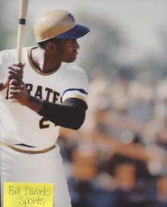 ROBERTO CLEMENTE Pittsburgh Pirates 1955-1972 15× All-Star HOF  8 X 10 PHOTO 4 - Picture 1 of 1