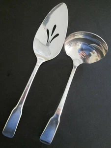 International Silver Beacon Hill Gravy Ladle & Pie Server - 1976, Silverplate - Picture 1 of 10