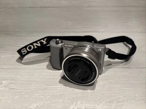 Sony Alpha a5000 Spiegellose Kamera mit 16-50mm OSS Objektiv - VOLLSTÄNDIG GETESTET - Bild 1 von 17