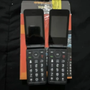 Boost Mobile Summit Flip No SIM Lot Of 2 - Picture 1 of 6