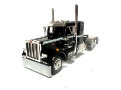 DCP 1/64 SCALE 359 PETERBILT SMALL BUNK SLEEPER, DARK GREEN, WHITE STRIPE - Image 1 of 4