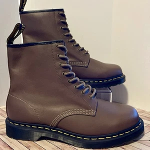 Dr Martens 1460 Artimus Leder Schnürstiefel Khaki Braun M 11 W 12 32025777 - Bild 1 von 8