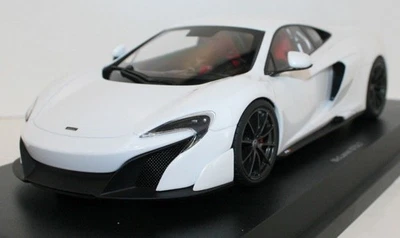 Kyosho escala 1/18 diecast C09541W - McLaren 675LT - blanco Foto 1 de 4