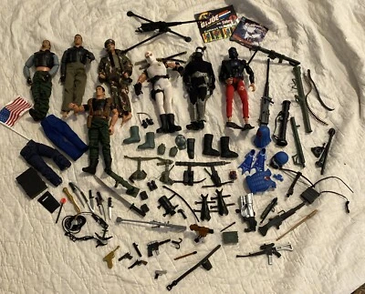 GI JOE Vintage Lot 1996-2001 12” Action Figures 7 & Accessories Guns Knives 50+ - Image 1 of 4