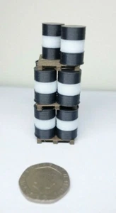 10 x barrels + 3 x pallets 1:50 Diorama / fits Corgi Scenery 1 / 50  - Picture 1 of 4