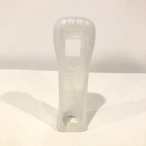ORIGINAL NINTENDO WII WHITE SKIN SILICONE CONTROLLER PROTECTOR COVER CASE SLEEVE - Picture 1 of 2