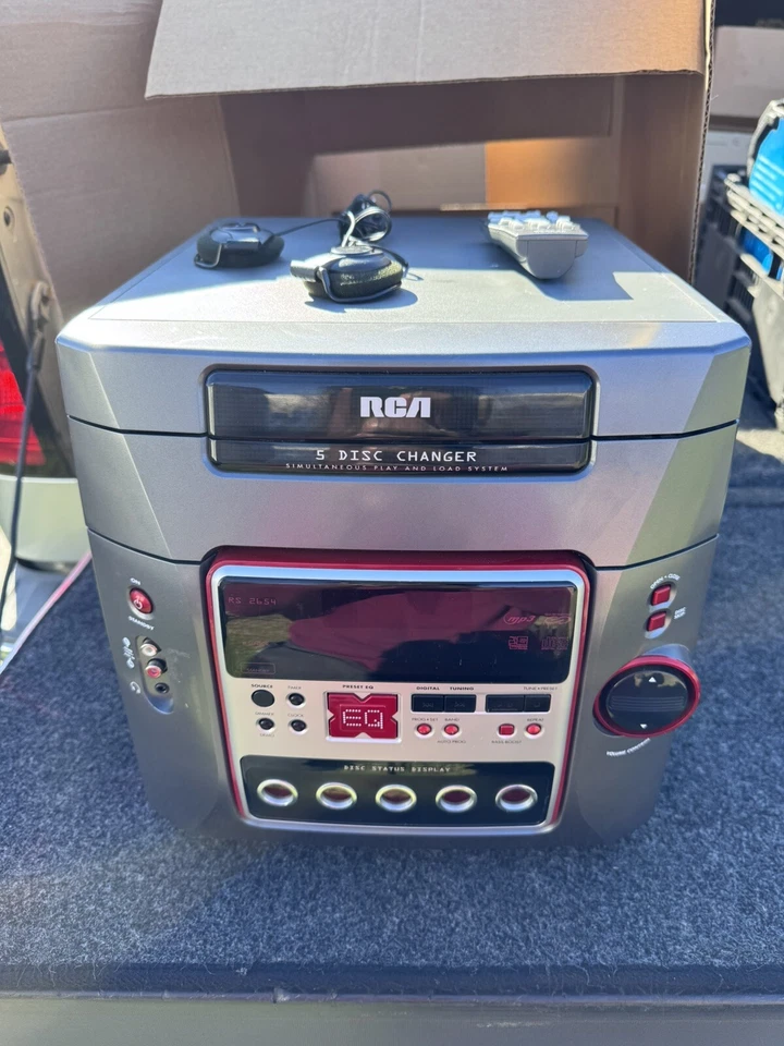 RCA 5 CD/Disk MP3 AM/FM Stereo System Model RS2654 - READ DESCRIPTION - Image 1 of 1
