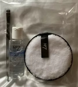 No7 Toning Water mit Vitamin C etc 75ml + No7 Reinigungspad + Lidschattenpinsel - Bild 1 von 3