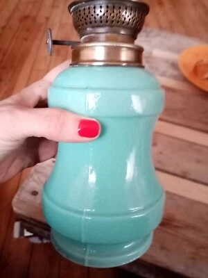 Lampe à pétrole ancienne OPALINE VERTE Oil lamp Allemagne - Photo 1/4