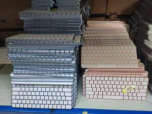 Color Genuine Apple magic keyboard A2450 Wireless Rechargeable - Picture 1 of 5