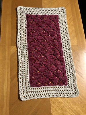 NEW-HANDMADE TABLE RUNNER TOPPER- TABLERUNNER ALPINE CROCHET YARN CHRISTMAS  - Image 1 of 4
