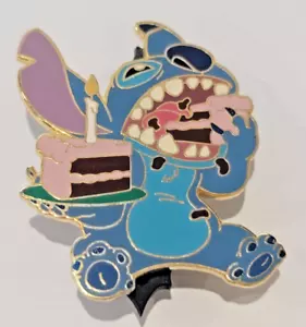 DISNEY PIN LE 1000 STITCH GEBURTSTAGSTORTE ADORA BELLE PUPPE MARIE OSMOND LILO & und - Bild 1 von 4