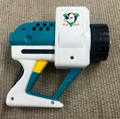 MATTEL MIGHTY DUCKS DAZER ULTRA ARMA GIROSCOPIO DISCO JUGUETE 1996 Funciona “Sin disco” Foto 1 de 4