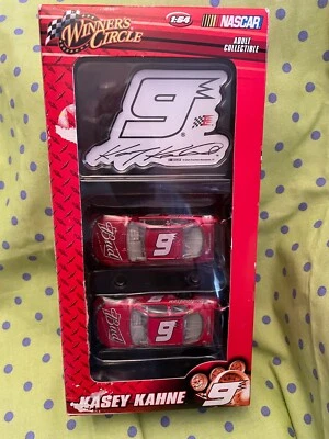 2008 Winner's Circle Kasey Kahne 2 автомобиля комплект с #9 табличка новый запечатанный Бесплатная доставка - Изображение 1 из 2