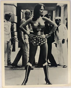 Lynda Carter Wonder Woman 8x10 Promi Original Foto - Bild 1 von 6