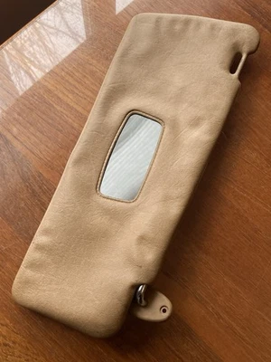 79-92 Mercedes Benz W123 300D Front Right Passenger Side Sun Visor Palomino - Imagem 1 de 3