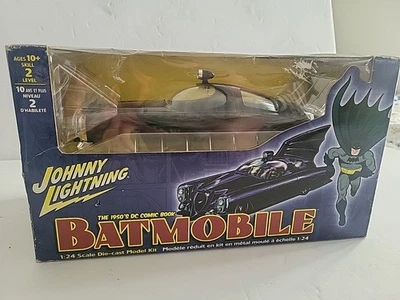 Johnny Lightning Batmobile 1:24 Die Cast Model Set Appears Sealed - Image 1 of 4