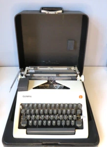 Vintage 1970's OLYMPIA SM8 Typewriter incl manual. In working condition - Bild 1 von 8