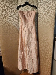 Vestido Kay Unger Nuevo sin Etiquetas Rosa Jacquard Sin Tirantes Largo Formal MOG MOB Talla 6 - Imagen 1 de 4