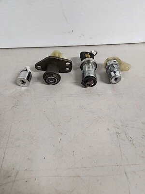  01 JAGUAR XJ8 XK8 XJR XJ6 XJ12 Encendido/Baúl/Guantera/Cilindros de Bloqueo de Puerta  Foto 1 de 4