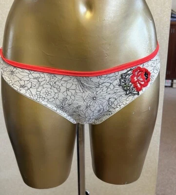 Thong new by Freya Vanilla  size Xsmall NOW A BARGAIN - Image 1 of 2