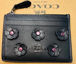 Coach Mini Flaco Estuche para Tarjetas de Identificación Llavero Aplique Floral Negro Té Rosa CAT65 NUEVO CON ETIQUETAS - Imagen 1 de 6