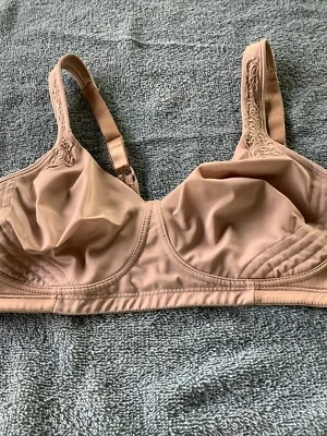 Playtex 18hr Bra Unpadded Wirefree Cafe Au Lait  4E78 36D - Image 1 of 4
