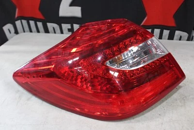 Luz trasera del lado del conductor Hyundai Genesis LH 2012-2014 #087733-15C Foto 1 de 3