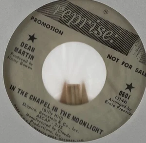 DEAN MARTIN 45 RPM WELCOME TO MY WORLD / CHAPEL IN THE MOONLIGHT—NM - Picture 1 of 4