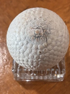 Pelota de golf Bourne Arms Bramble llamada así por el pub británico Poulton-le Fyide años 1900 Foto 1 de 4