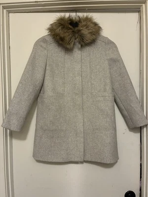 Abrigo de invierno para niña con cuello de piel sintética. Talla 10. Tela de lana y poliéster Foto 1 de 3