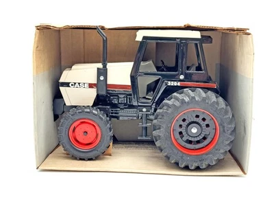 1/16 Case 3294 Tractor W/ Front Wheel Assist - Image 1 of 3