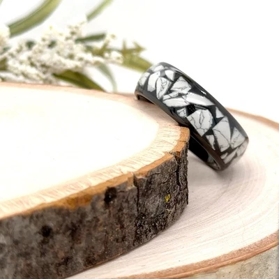 Anillo de boda de tungsteno negro de 8 mm blanco con incrustaciones de piedra agrietada alianza de Navidad para ella Foto 1 de 4