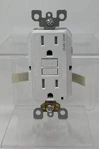 Hubbell AFGF15TRW White 50563-049 ZR Wiring Systems Tamper Resistant 15A 120V AC - Picture 1 of 10
