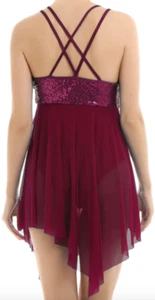 Damen schönes burgunderfarbenes Pailletten Herzausschnitt lyrisches Eistanz Ballett Kleid S - Bild 1 von 3