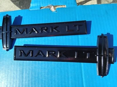LINCOLN MARK LT LETRAS 2006-08 GUARDABARROS NEGRO EMBLEMAS LOGOTIPO DIESTRO DIESTRO USADO FABRICANTE DE EQUIPOS ORIGINALES Foto 1 de 4