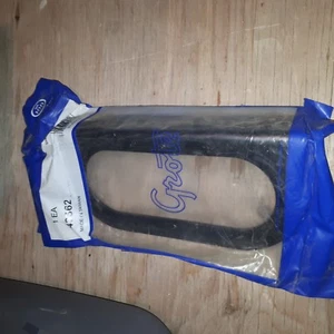 Soporte de montaje GROTE 43362 para lámpara ovalada de 6" ángulo de 90 grados conjunto de 2 - Imagen 1 de 2