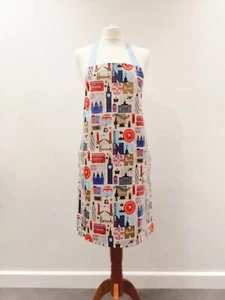 Harrods Knights Bridge SW1 Images waterproof Apron .Discontinued New - Picture 1 of 2