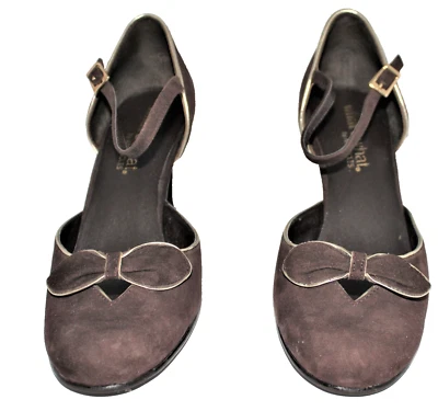 Zapatos de tacón de gamuza marrón Marissa para mujer talla 9 What's What Foto 1 de 4
