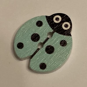 Wooden Ladybird / Ladybug Buttons 17.5mm X 16mm Pack Of 13 Peppermint Green - Picture 1 of 4